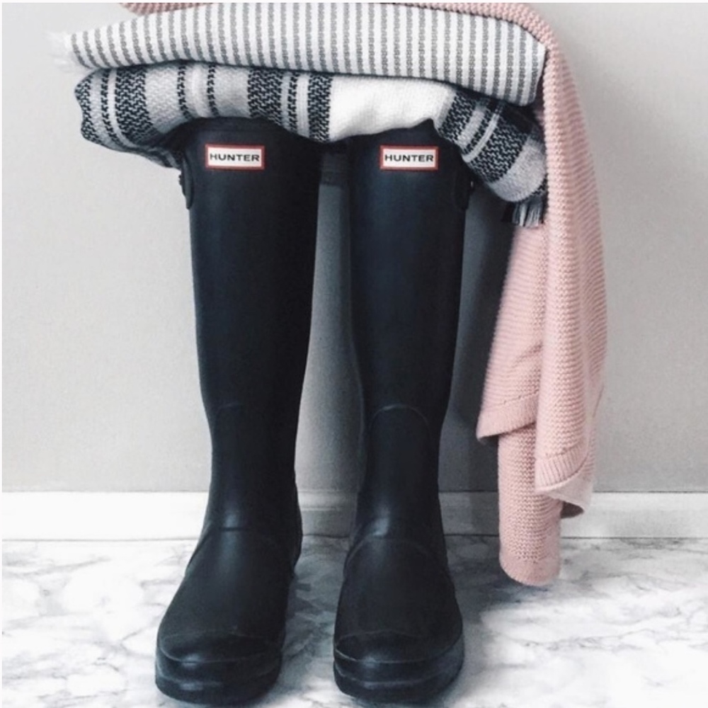 Authentic Hunter Boots // Black // Size 9